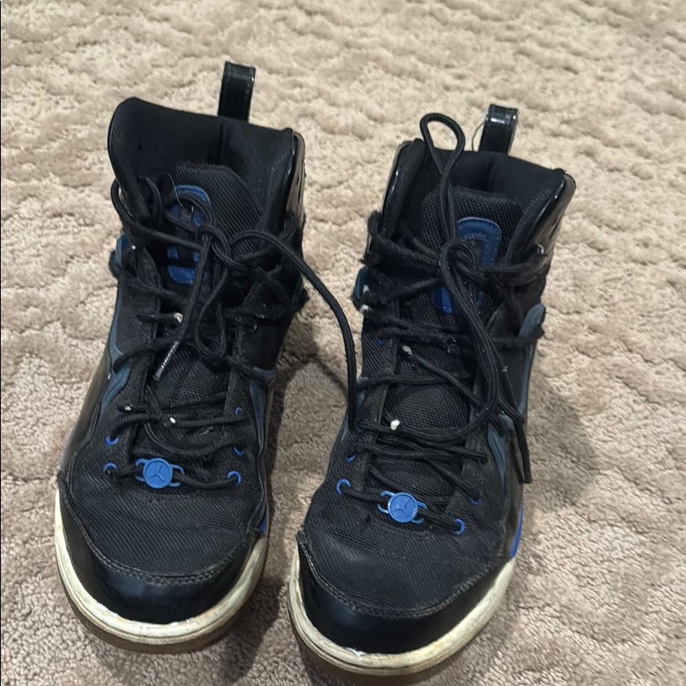 😊Men’s Jordan Black and Blue High-Top Sneakers with Sporty Style